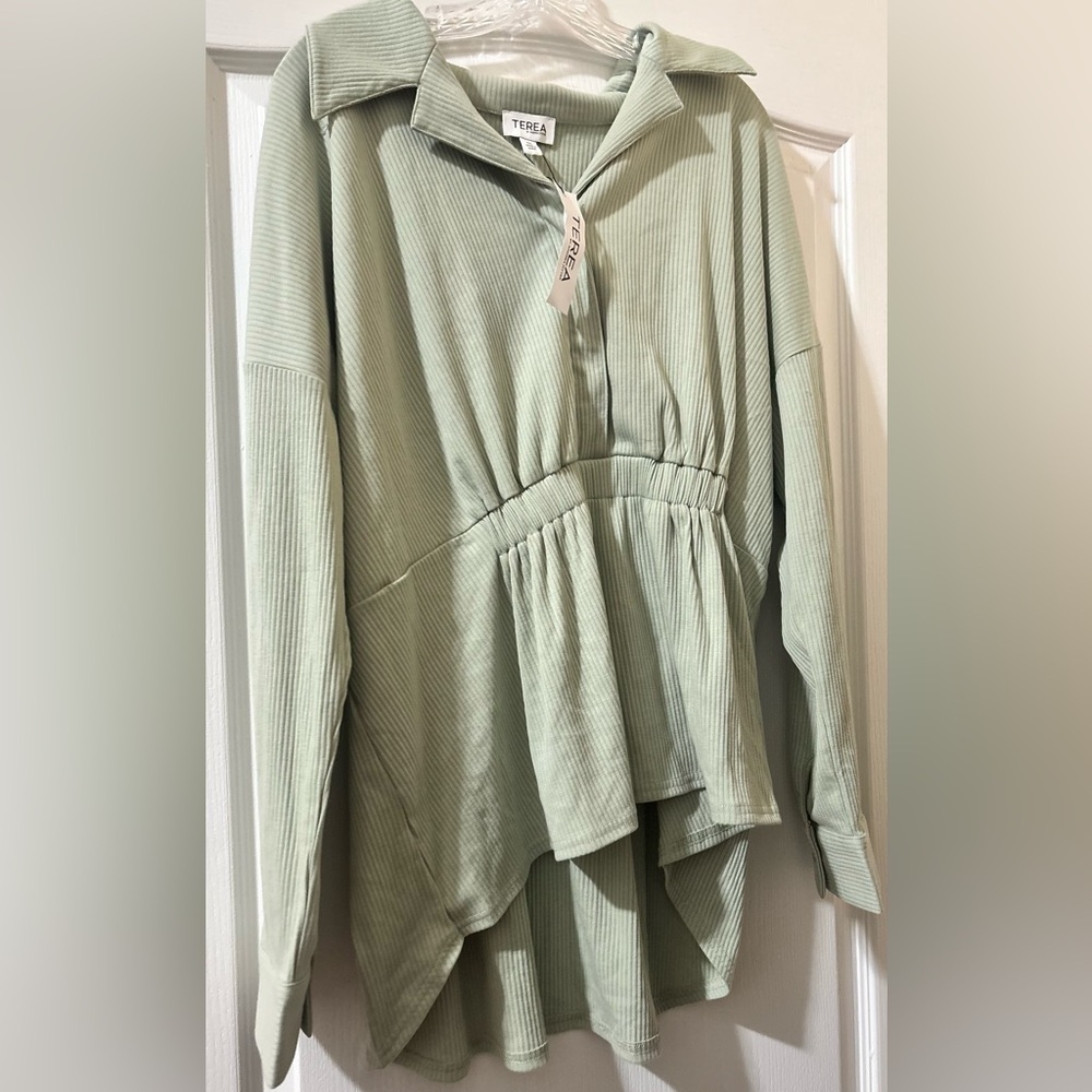 Terea Women’s Zoe Light Green Cinched Waist Oversized Shirt – Long Sleeve – NWT